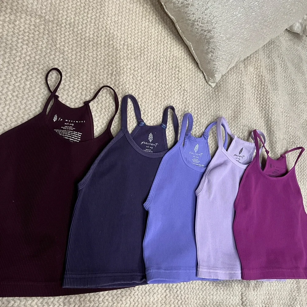 COPY - 🌺Free people happiness run crop top - Picture 14 of 17